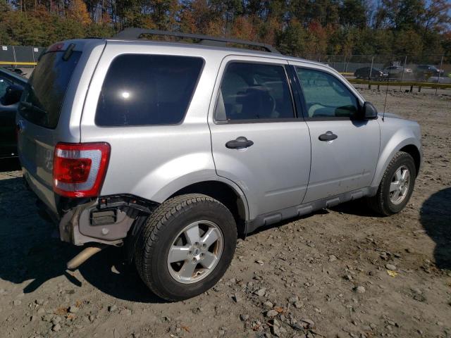 1FMCU9D74BKB73424 - 2011 FORD ESCAPE XLT SILVER photo 3