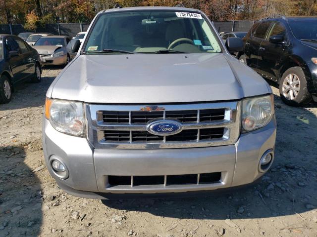 1FMCU9D74BKB73424 - 2011 FORD ESCAPE XLT SILVER photo 5