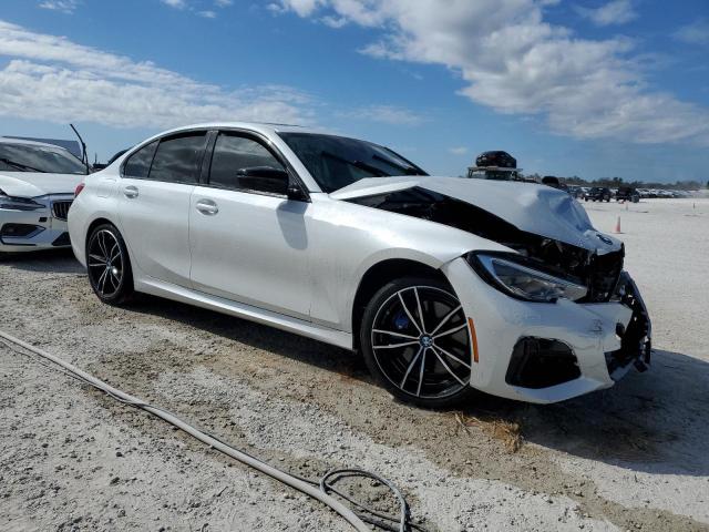 3MW5U7J09M8B95039 - 2021 BMW M340I WHITE photo 4