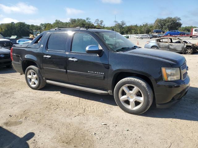 3GNTKFE76DG322585 - 2013 CHEVROLET AVALANCHE LT BLACK photo 4