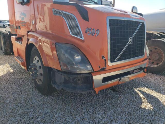 4V4NC9EH6DN131057 - 2013 VOLVO VN VNL ORANGE photo 9