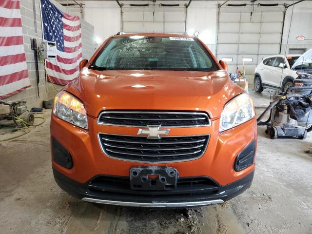 KL7CJLSB6FB217847 - 2015 CHEVROLET TRAX 1LT ORANGE photo 5