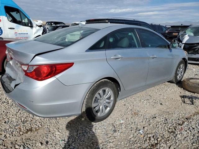 5NPEB4AC7CH332847 - 2012 HYUNDAI SONATA GLS SILVER photo 3