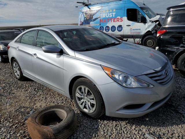 5NPEB4AC7CH332847 - 2012 HYUNDAI SONATA GLS SILVER photo 4