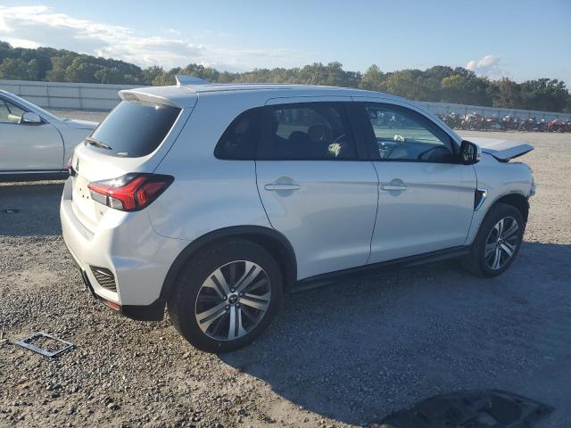 JA4ARUAU1NU017449 - 2022 MITSUBISHI OUTLANDER ES WHITE photo 3