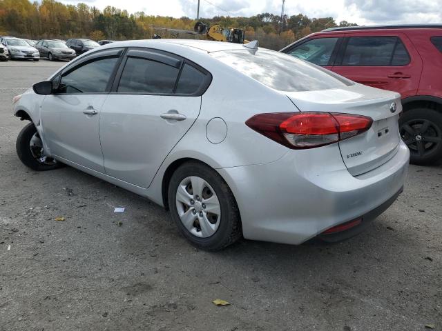 3KPFK4A70HE114445 - 2017 KIA FORTE LX SILVER photo 2