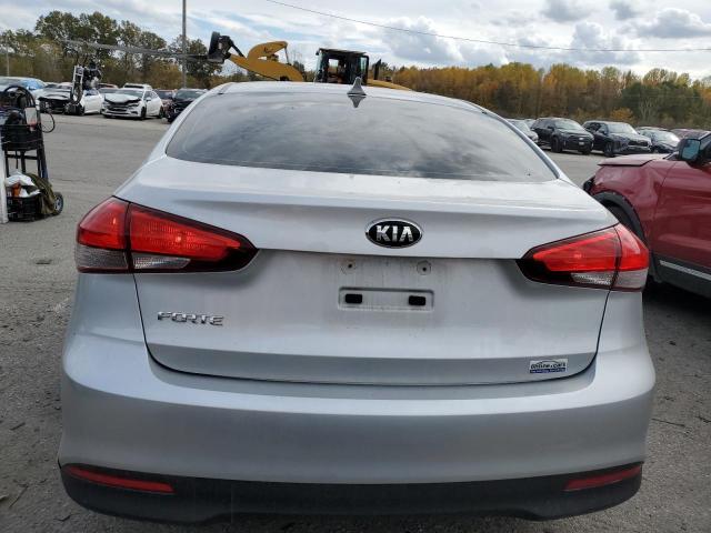 3KPFK4A70HE114445 - 2017 KIA FORTE LX SILVER photo 6