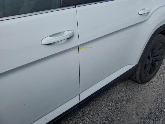 1V2JE2CA7NC205549 - 2022 VOLKSWAGEN ATLAS CROS SE Белый фото 13