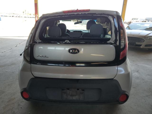 KNDJN2A28F7812213 - 2015 KIA SOUL SILVER photo 6