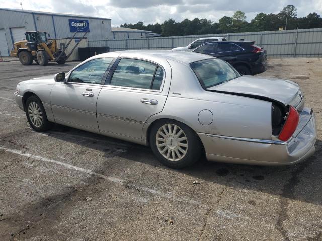 1LNHM81W14Y652055 - 2004 LINCOLN TOWN CAR EXECUTIVE SILVER photo 2
