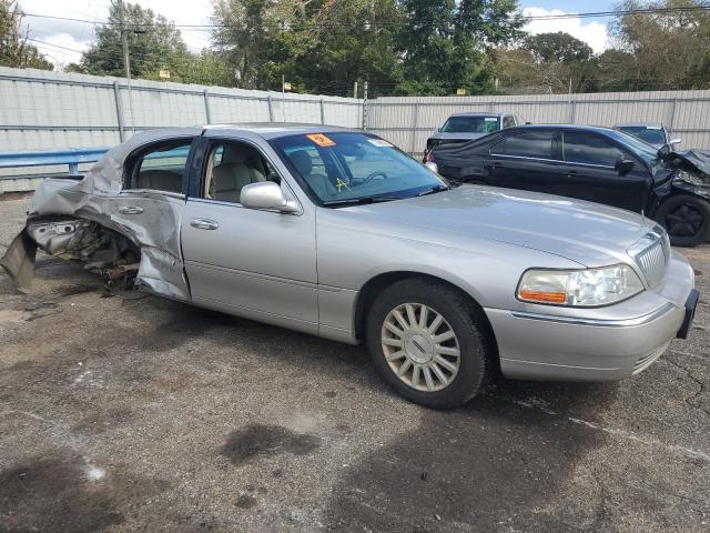 1LNHM81W14Y652055 - 2004 LINCOLN TOWN CAR EXECUTIVE SILVER photo 4