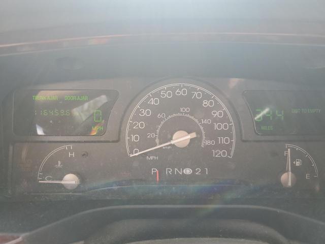 1LNHM81W14Y652055 - 2004 LINCOLN TOWN CAR EXECUTIVE SILVER photo 9