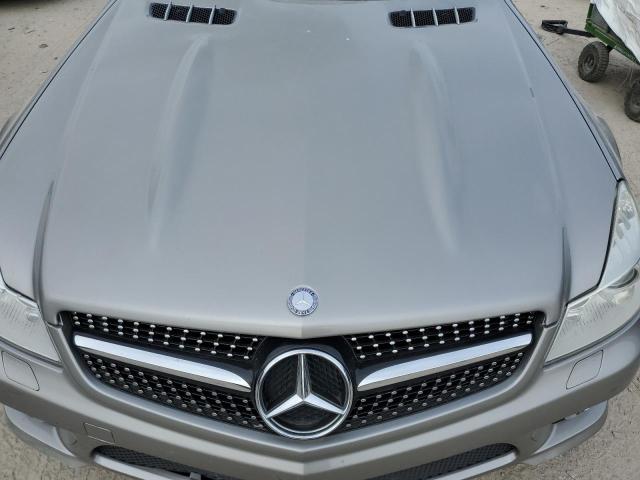 WDBSK71F89F148484 - 2009 MERCEDES-BENZ SL 550 SILVER photo 11