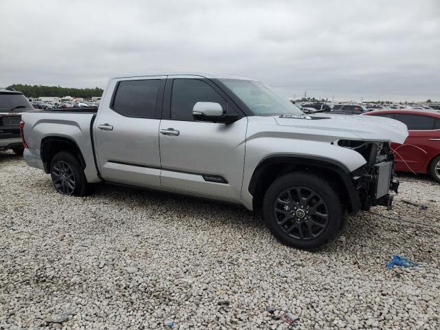 5TFNC5AB4PX002815 - 2023 TOYOTA TUNDRA CREWMAX PLATINUM Silber Foto 4