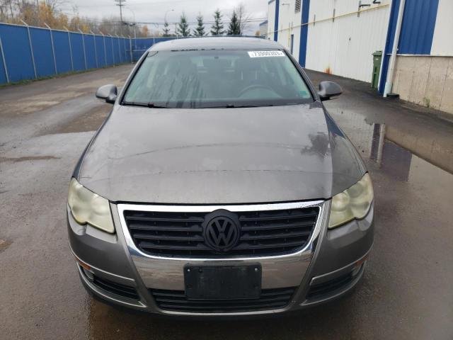 WVWKK73C68E060154 - 2008 VOLKSWAGEN PASSAT 2.0T GRAY photo 5