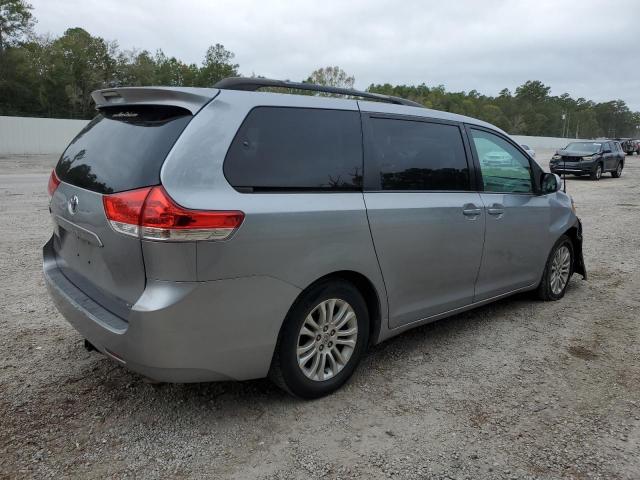 5TDYK3DC4DS325451 - 2013 TOYOTA SIENNA XLE SILVER photo 3