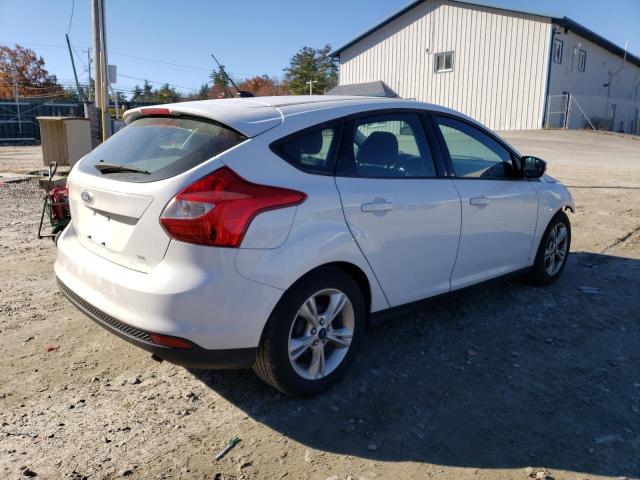 1FADP3K28EL456661 - 2014 FORD FOCUS SE WHITE photo 3