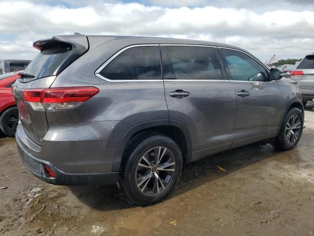 5TDZZRFHXJS243764 - 2018 TOYOTA HIGHLANDER LE GRAY photo 3