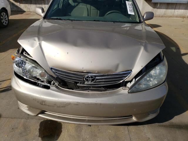 4T1BE32K95U033262 - 2005 TOYOTA CAMRY LE TAN photo 11