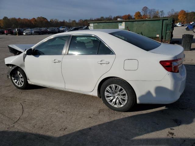 4T4BF1FK5CR266134 - 2012 TOYOTA CAMRY 4D 2 BASE WHITE photo 2