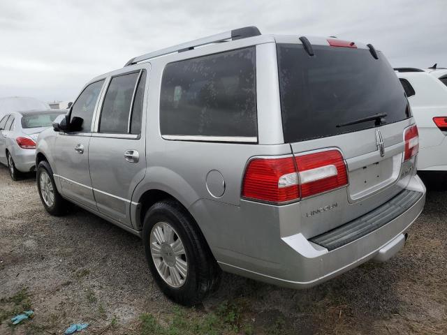 5LMJJ2H52EEL01014 - 2014 LINCOLN NAVIGATOR SILVER photo 2