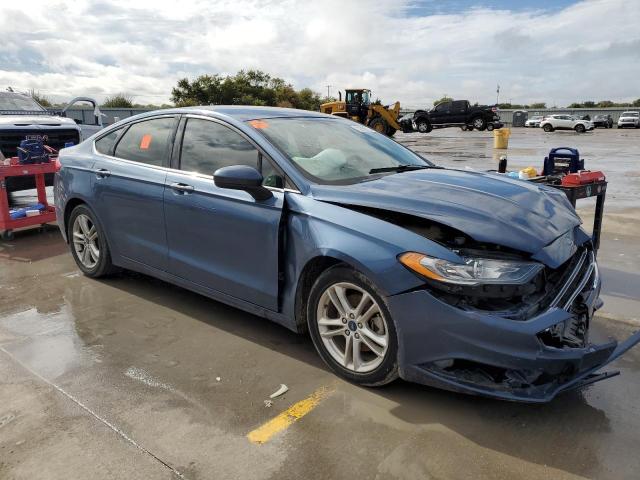 3FA6P0HD7JR252834 - 2018 FORD FUSION SE BLUE photo 4