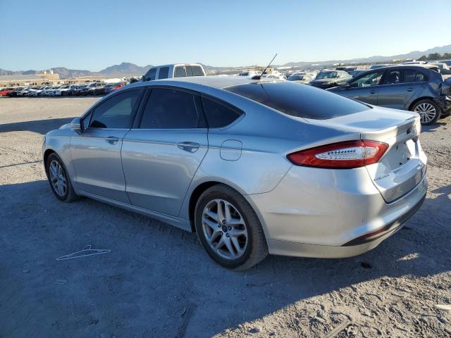 3FA6P0H77GR329155 - 2016 FORD FUSION SE SILVER photo 2