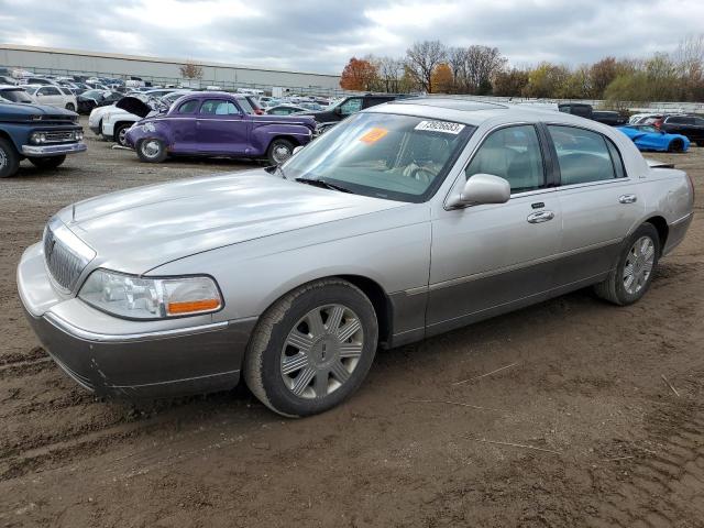 1LNHM83W64Y677739 - 2004 LINCOLN TOWN CAR ULTIMATE SILVER photo 1