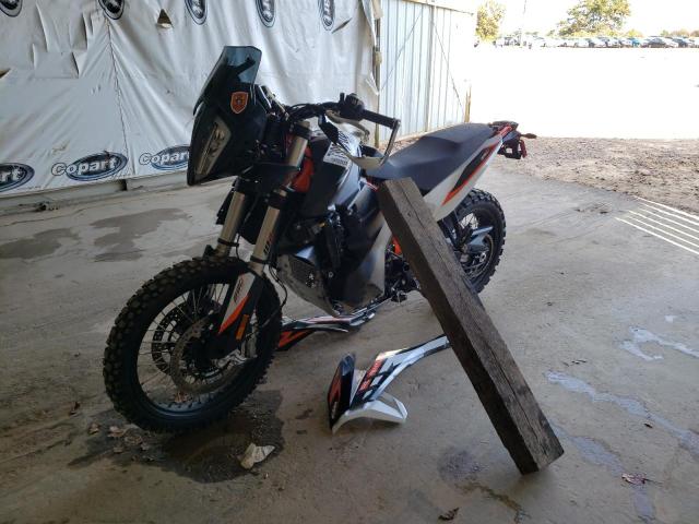 VBKTR640XNM834677 - 2022 KTM 890 ADVENTURE R ORANGE photo 2