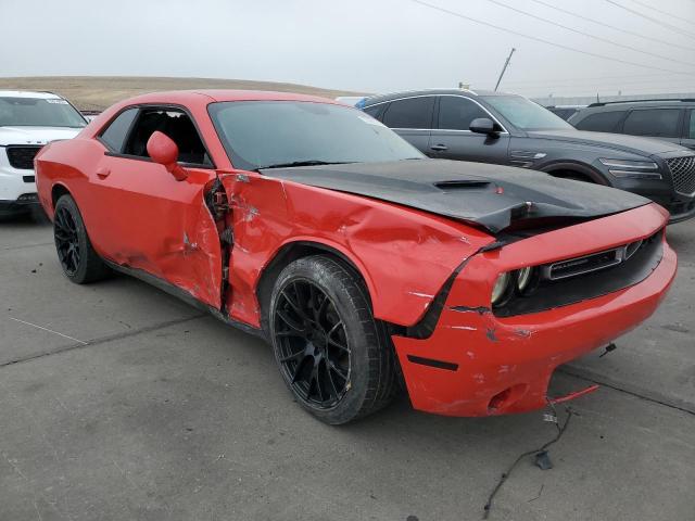 2C3CDZAT0FH764003 - 2015 DODGE CHALLENGER SXT RED photo 4