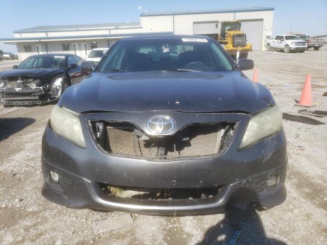 4T1BF3EK7BU210671 - 2011 TOYOTA CAMRY BASE CHARCOAL photo 5