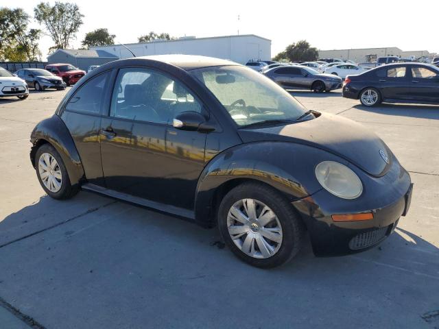 3VWPG3AG8AM015848 - 2010 VOLKSWAGEN NEW BEETLE BLACK photo 4