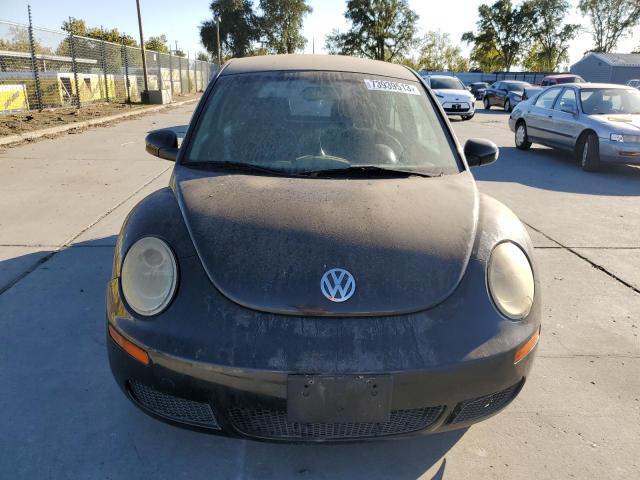 3VWPG3AG8AM015848 - 2010 VOLKSWAGEN NEW BEETLE BLACK photo 5