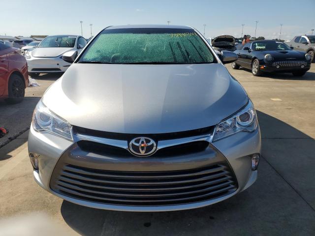 4T1BF1FK8GU536568 - 2016 TOYOTA CAMRY LE SILVER photo 5