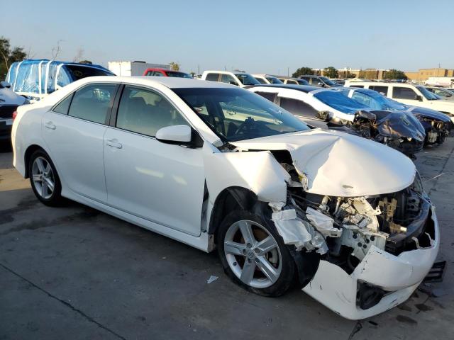 4T1BF1FK1EU792032 - 2014 TOYOTA CAMRY L WHITE photo 4