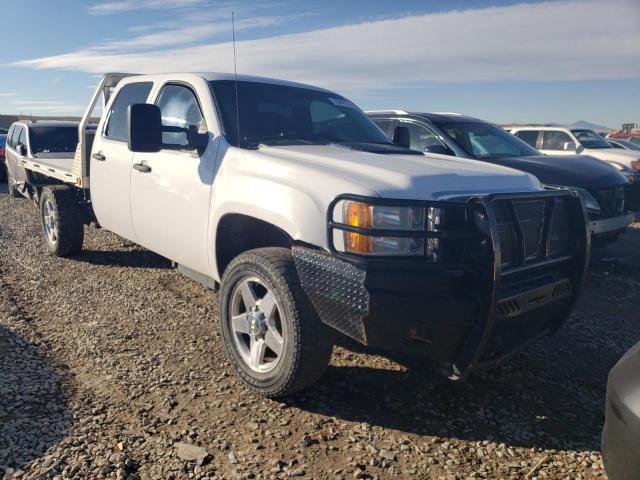 1GT12ZC87DF143857 - 2013 GMC SIERRA K2500 HEAVY DUTY WHITE photo 4