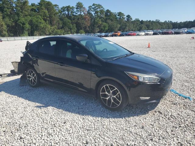 1FADP3F22JL256525 - 2018 FORD FOCUS SE BLACK photo 4