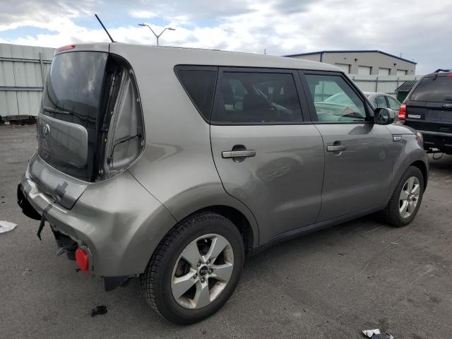 KNDJN2A24J7548190 - 2018 KIA SOUL GRAY photo 3