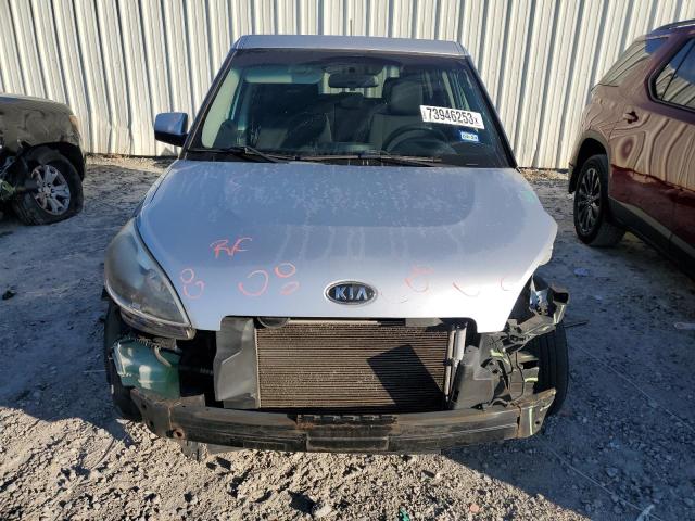 KNDJT2A56C7458333 - 2012 KIA SOUL SILVER photo 5