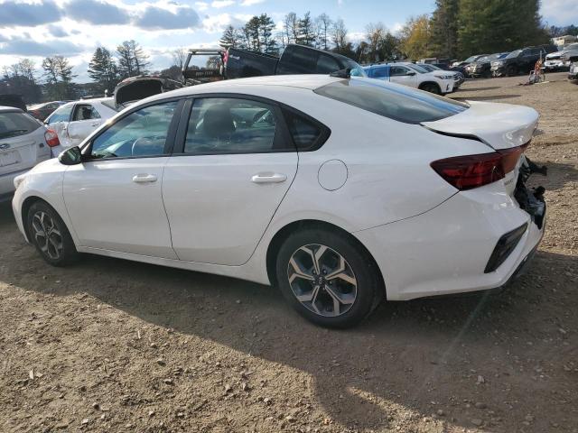 3KPF24AD5ME280587 - 2021 KIA FORTE FE WHITE photo 2