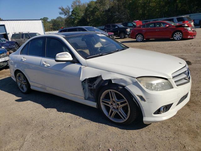 WDDGF54X49R077762 - 2009 MERCEDES-BENZ C 300 WHITE photo 4