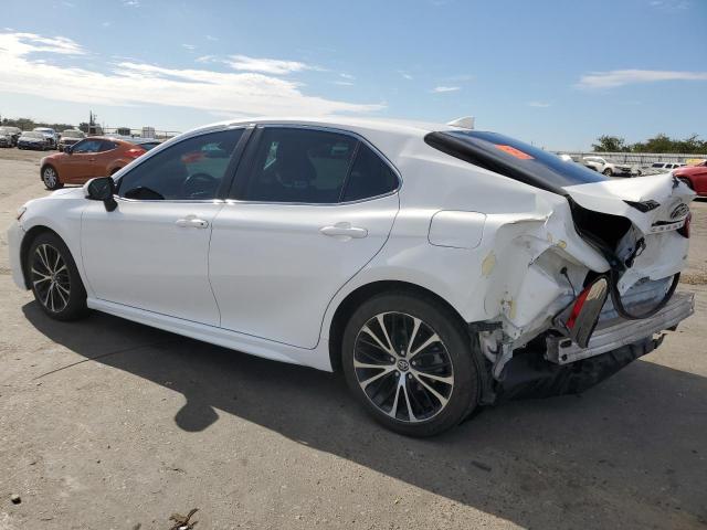 4T1B11HK5KU734657 - 2019 TOYOTA CAMRY L WHITE photo 2