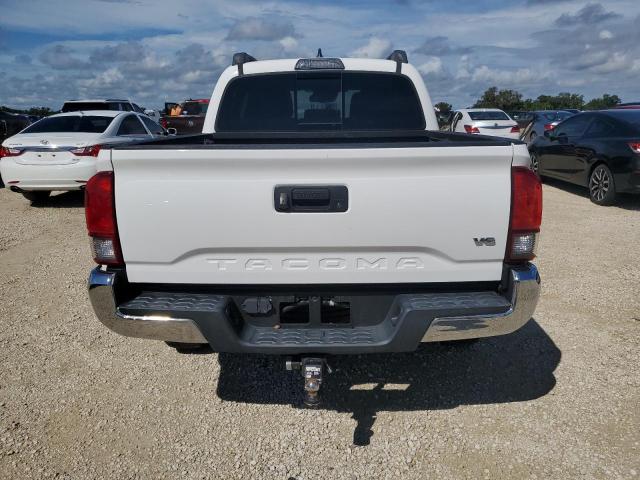 5TFAZ5CN8JX071308 - 2018 TOYOTA TACOMA DOUBLE CAB WHITE photo 6