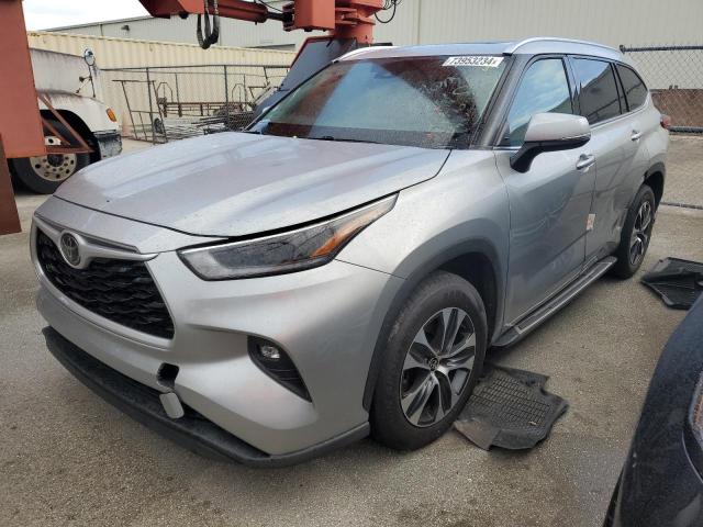 2021 TOYOTA HIGHLANDER XLE, 