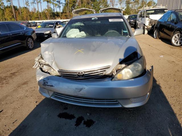 4T1BE32K95U064463 - 2005 TOYOTA CAMRY LE SILVER photo 11