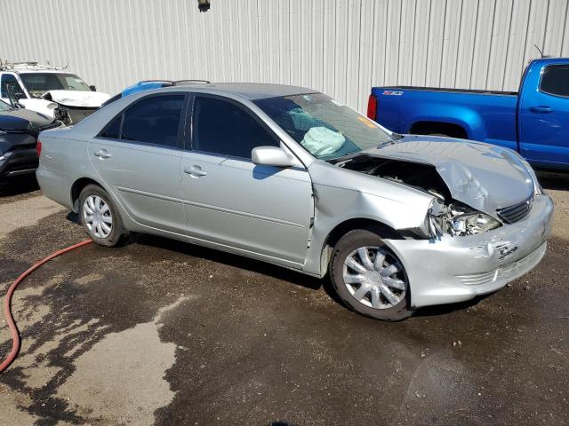 4T1BE32K95U064463 - 2005 TOYOTA CAMRY LE SILVER photo 4