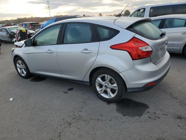 1FAHP3K2XCL427449 - 2012 FORD FOCUS SE GRAY photo 2