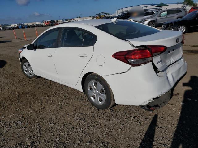 3KPFK4A70JE256624 - 2018 KIA FORTE LX WHITE photo 2