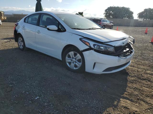 3KPFK4A70JE256624 - 2018 KIA FORTE LX WHITE photo 4