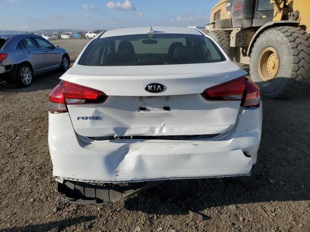 3KPFK4A70JE256624 - 2018 KIA FORTE LX WHITE photo 6